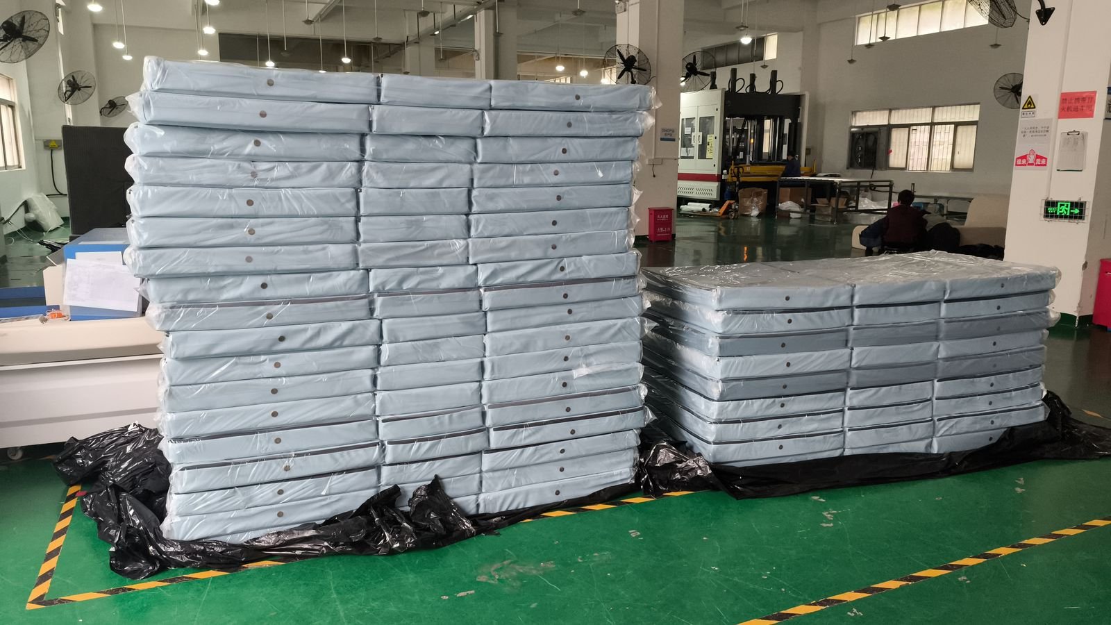 MOQ Math: Sizing Your First Wholesale Sofa Order